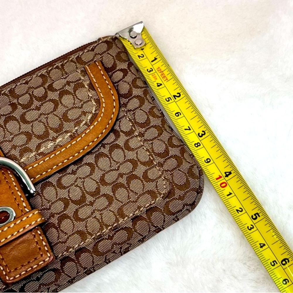 Coach Wristlet Brown Jacquard Signature Two Pockets Buckle Front - Picture 15 of 16